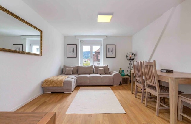Downtown Charming 2-BR Loft Apartment 5A