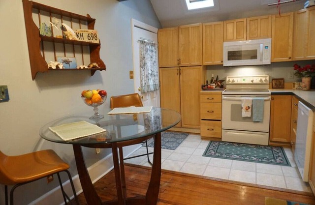 Downtown Doylestown - walking distance to