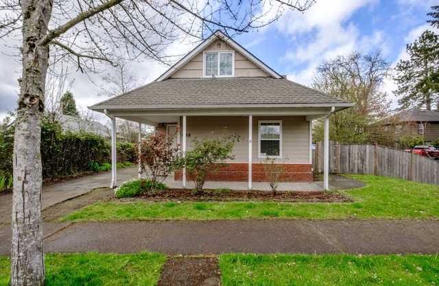 Downtown EUG home Near UO campus & Autzen Stadium