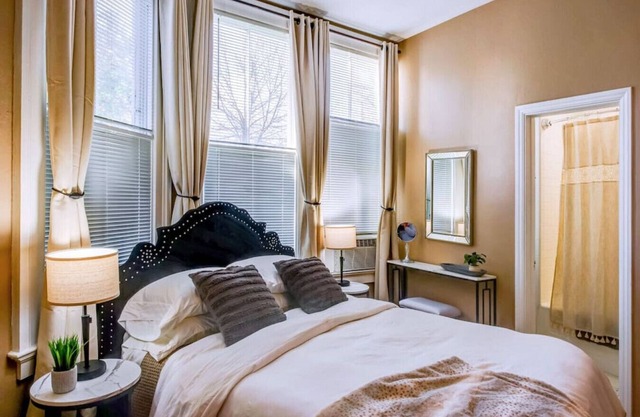 Downtown Historic Apartment with Modern Flair