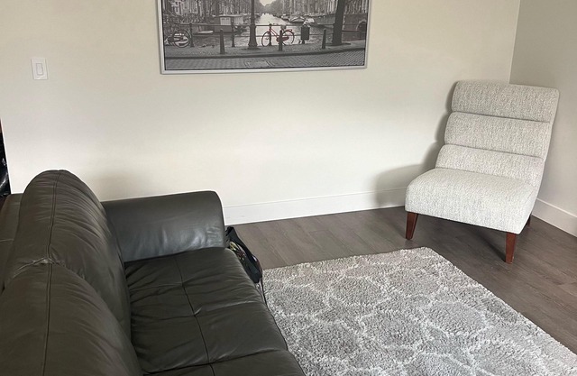 Downtown Location.Blocks from the Beach!