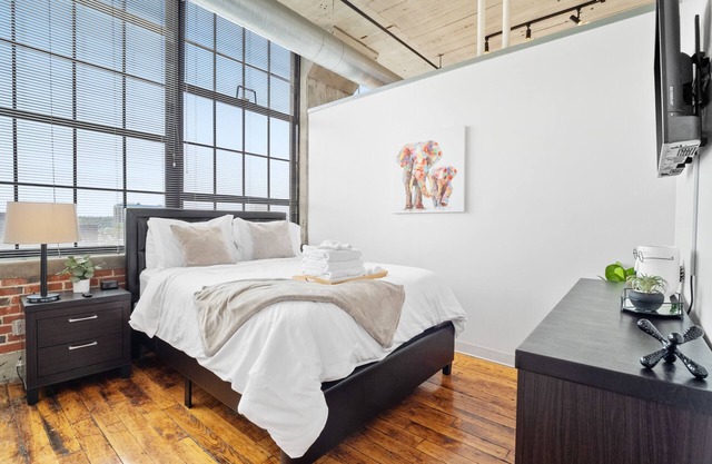 downtown loft 1 bedroom