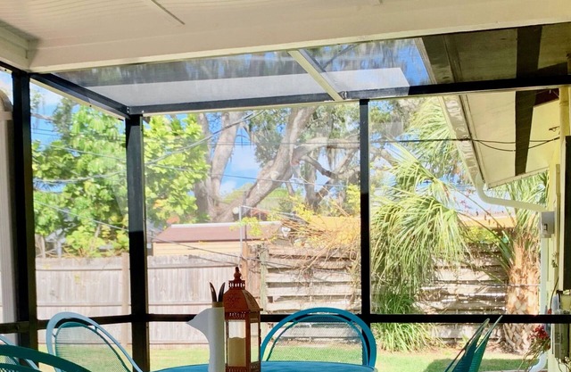 Downtown Sarasota duplex unit - pet friendly with off-street parking