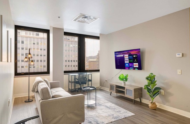 Downtown Sky High Luxury - 10TH FLOOR - PRIME LOCATION - Gym Terrace Roku