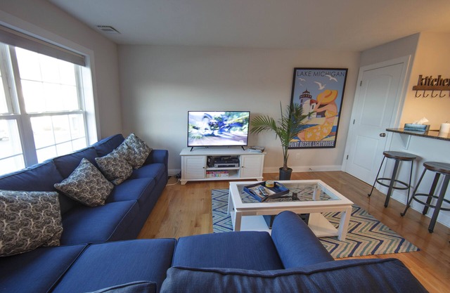 Downtown TC Condo with West Bay View!