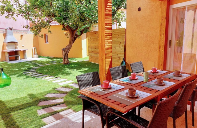 Downtown villa 3 bedrooms with 3 private bathrooms 5 min drive from beaches