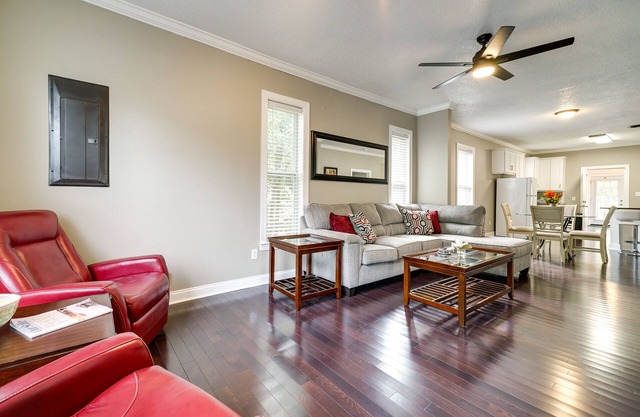 Downtown Wilmington Home: Walk to Cape Fear River!