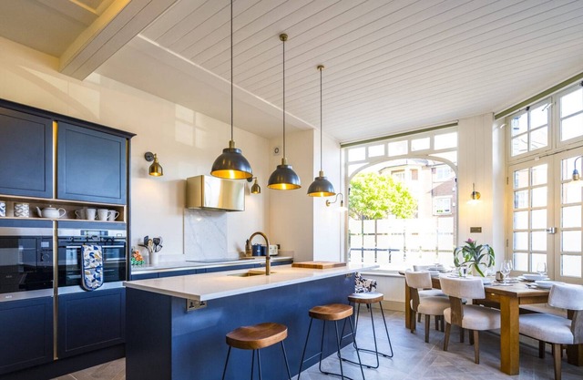 Dragon Court - 4 Beds with Terrace Garden