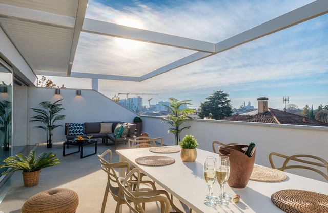 DREAM ATTIC- in city center, close to station, hospitals, tourist sites