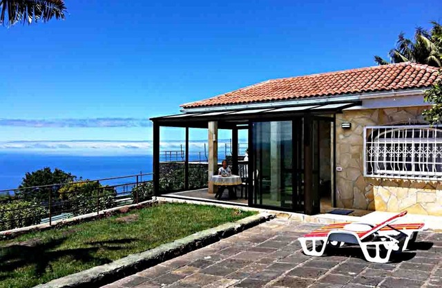 Dream finca over Puerto de la Cruz with its own pool and breathtaking views