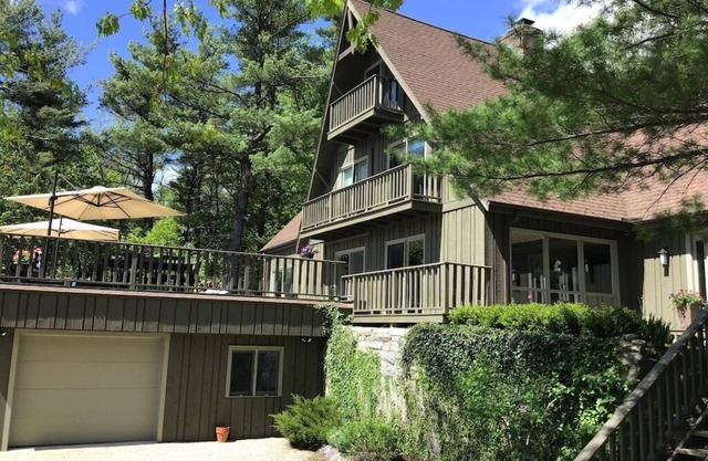 Dream getaway - mtn views, ski, pool, BBQ, Firepit, Kid friendly, Lakes, WFH