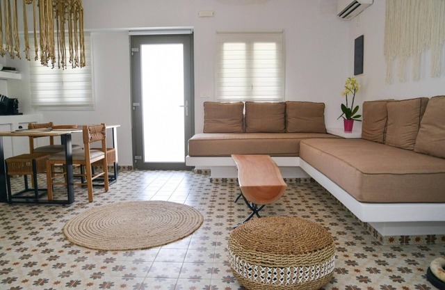 Dream on Adamas Milos