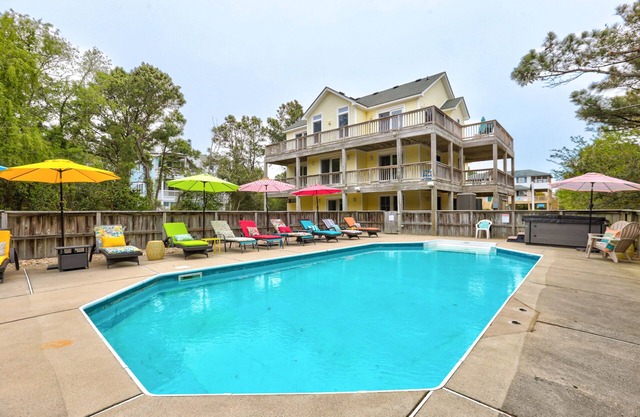 Dreamy 7BR | Private Pool | Hot Tub | Fireplace