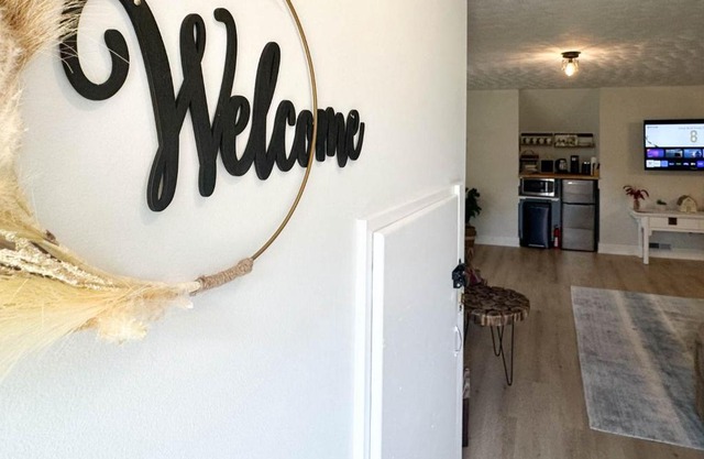 Dreamy Boho Remodeled Cottage with Mountain Views