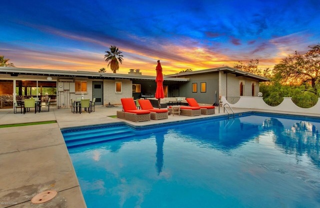 Dreamy Mid-Century Desert Oasis- Views for Days