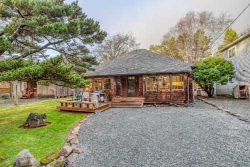 Driftwood Cottage MCA 491 - Meredith Lodging