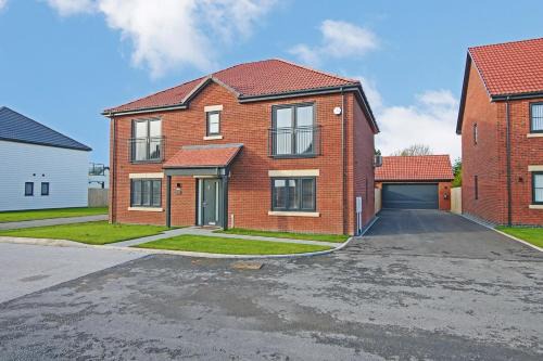 Driftwood with Free Parking and Sea Views