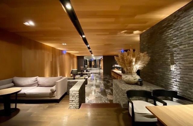 Dua Hotel & Restaurant