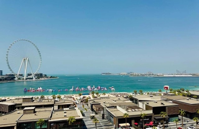 Dubai Marina Beachfront 3BR Apartment, Sea View & Dubai Eye