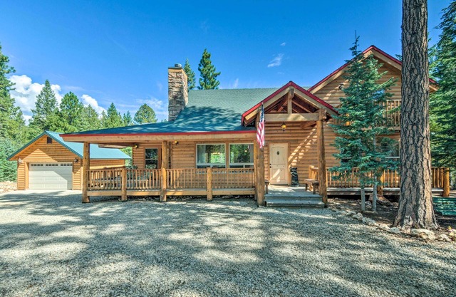 Duck Creek Village Cabin: Hike, Ski, & Bike!