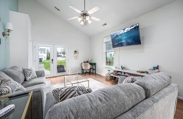 Duke 10 Min Away 3 Bedroom