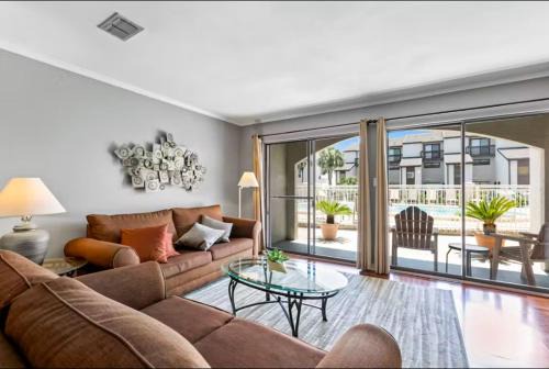 Dune Villas 7A is a 1 bed and 1 bath unit located off beautiful 30A