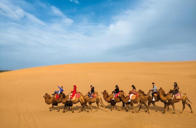 Dunhuang Vivian Desert Camping