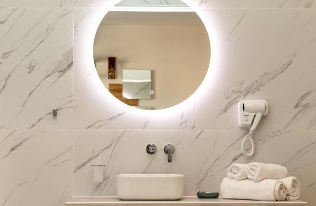 Dunlin Hotel Athens