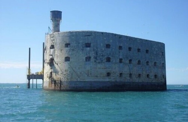 DUPLEX 30 M² any comfort, 1 to 4 p CALM, 10 min beaches.Terrace. Parking. ANCV