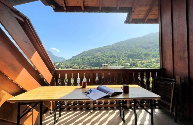 Duplex 64m², 5 rooms, 8 guests, Parking, Pets welcome - Briançon