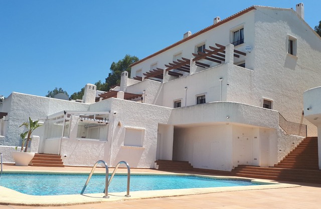 Duplex 94m2 with terrace, garden lounge and panoramic sea and mountain views