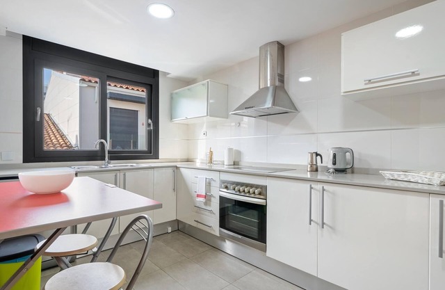 Duplex with free parking only 250m beach