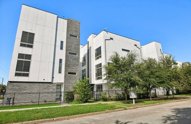 EADO Lux 3-Story w/Rooftop Views