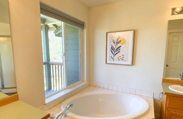 Eagle Crest dog friendly on the golf course home