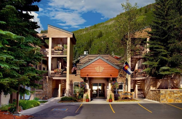 Eagle Point Instant Booking 28% off 2 Bedroom Fri 12/27/24 thru 1/3/25