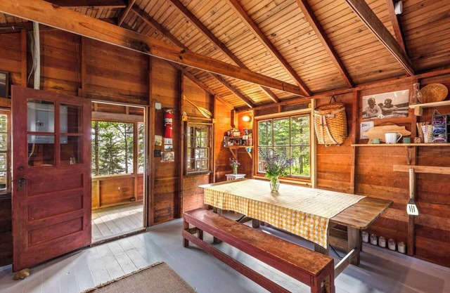 East Camp Stay - Cabin 1 + 3 + 4