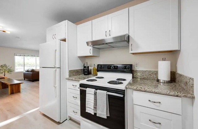 East Lytton Station Vineyard House