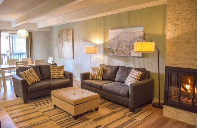 Easy access to skiing & downtown Breck. Pool + hot tub. Family friendly.