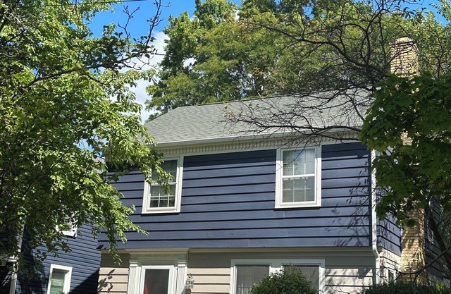 Easy Walk to the Big House!