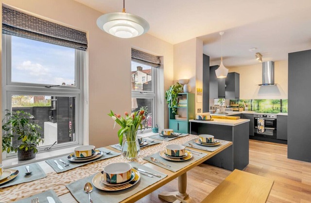 Eco-friendly 4-bed townhouse with parking in prime Norwich location