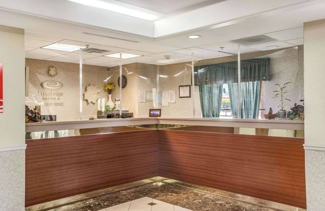 Econo Lodge Inn & Suites Marietta near Dobbins ARB