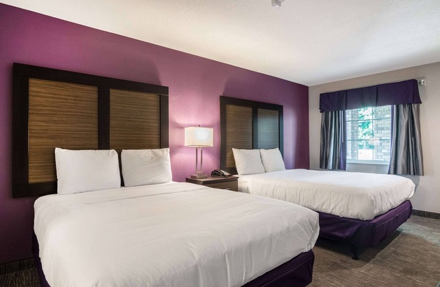 Econo Lodge Inn & Suites North Little Rock near Riverfront