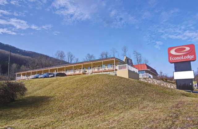 Econo Lodge Near Bluefield College