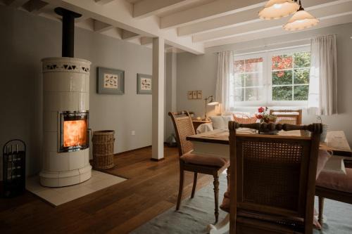 EDEN COTTAGE, Bezauberndes Schwedenhaus mit Garten und Kamin