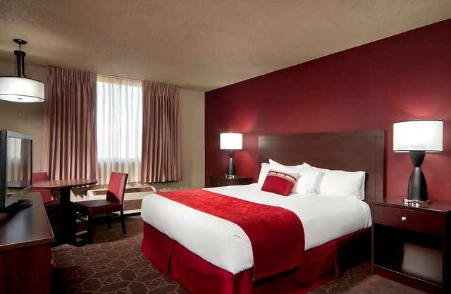 Edgewater Casino Resort, 2 x Santa Fe King Non Smoking Room, Free Onsite Parking