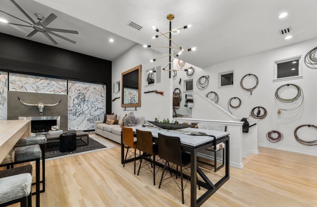Edgewater Elegance- Gorgeous 2 Bed on Katy Trail!