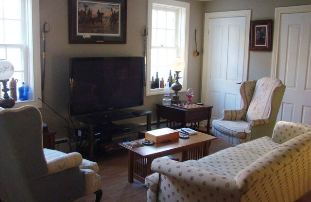 Edward Menchey House