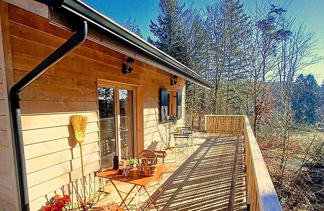 "EL BAYOU" cosy wooden cottage on the edge of the forest