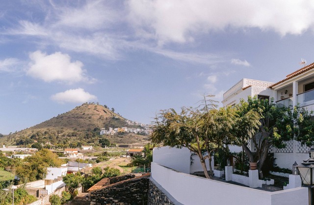 El Caidero rural house with great views