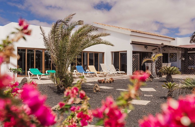 El Cotillo, El Roque Luxury villa -sea & mountain views- Private Indoor Pool.